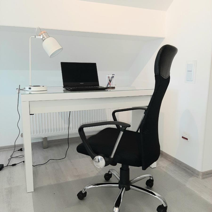 Design Maisonette - 24H Self-Check-In - Bis 7 Pers - In Direkter Weihernaehe - Parkplatz - Wifi - Balkon -Terrasse - Radwege Schiffweiler Exterior foto