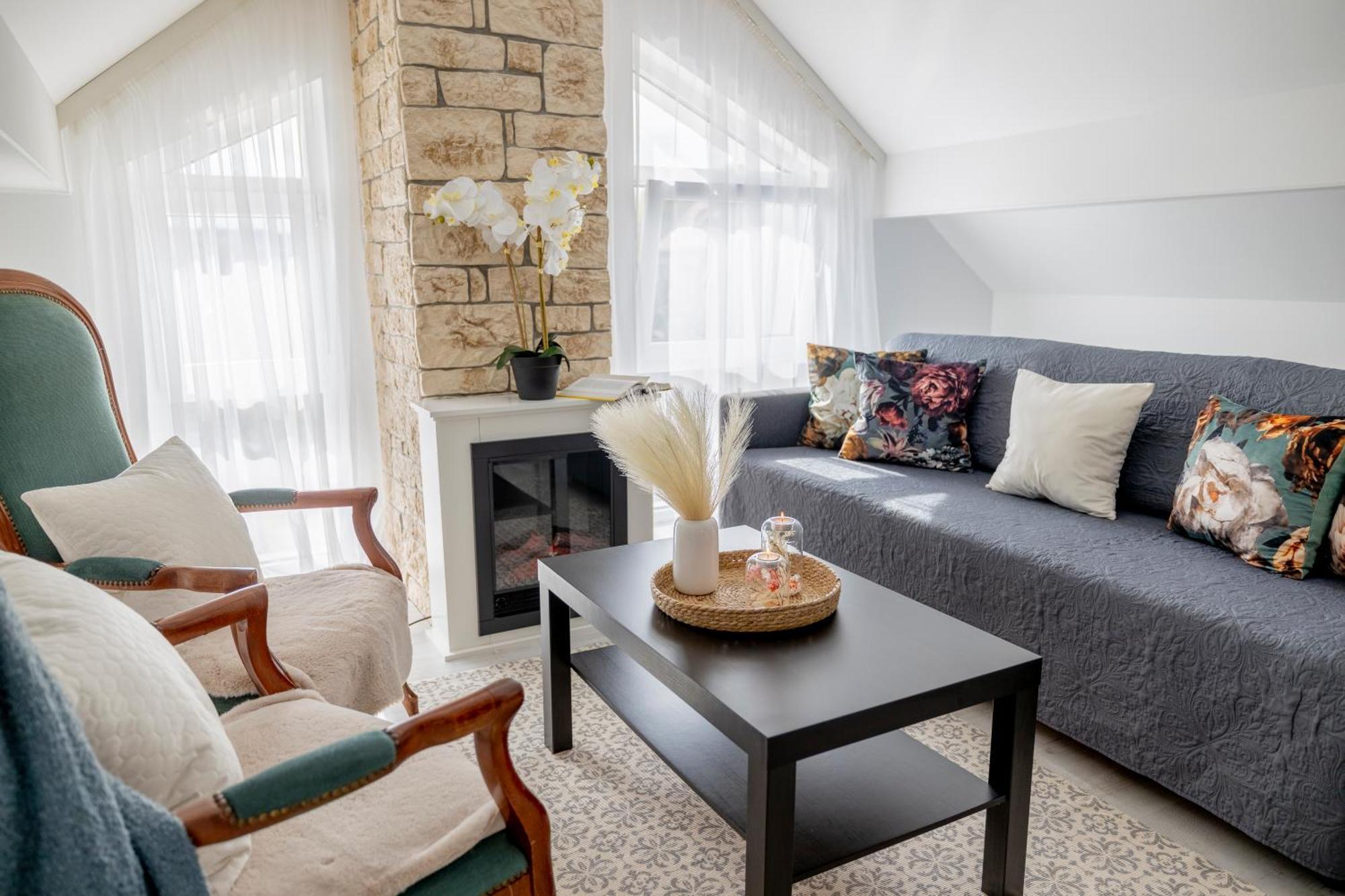 Design Maisonette - 24H Self-Check-In - Bis 7 Pers - In Direkter Weihernaehe - Parkplatz - Wifi - Balkon -Terrasse - Radwege Schiffweiler Exterior foto