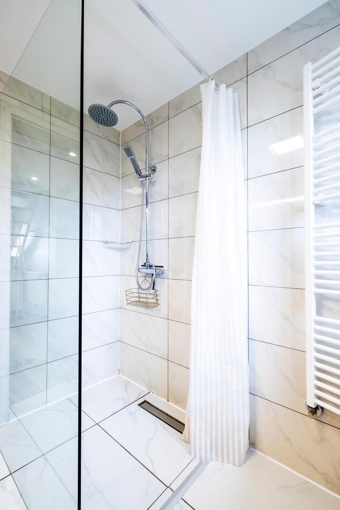 Design Maisonette - 24H Self-Check-In - Bis 7 Pers - In Direkter Weihernaehe - Parkplatz - Wifi - Balkon -Terrasse - Radwege Schiffweiler Exterior foto